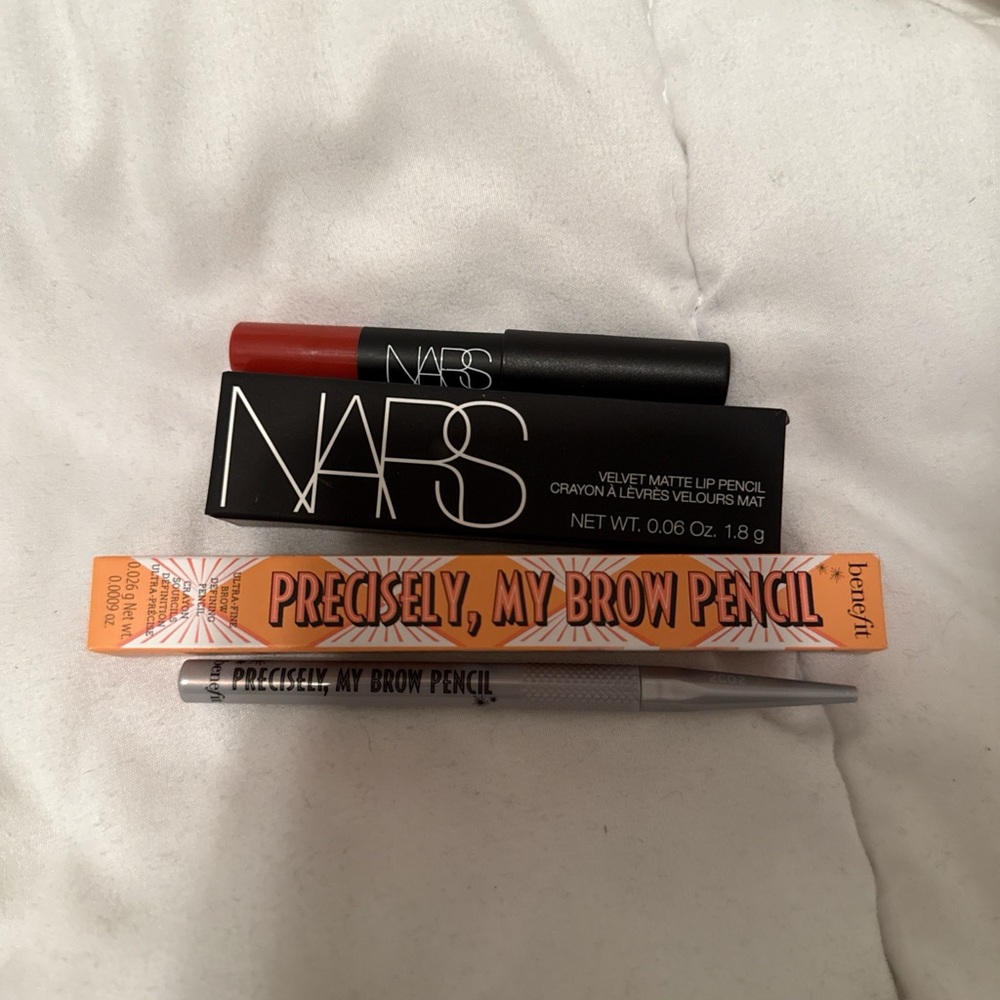 Benefit Precisely, My Brow Pencil in Silver and Orange